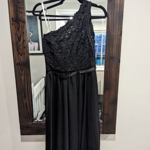 Black lace/chiffon knee-length dress